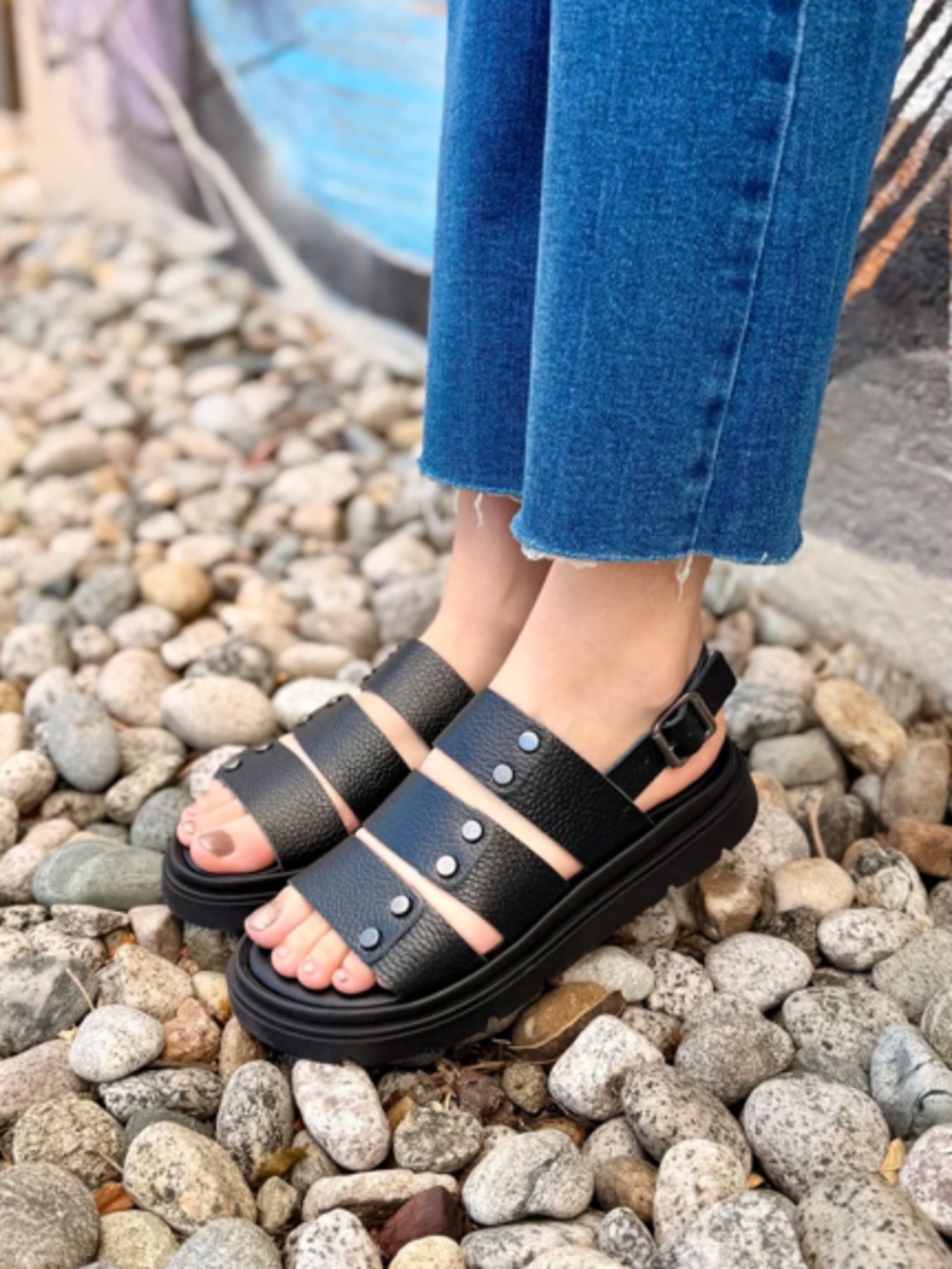 Ateliers Cape Sandal in Black